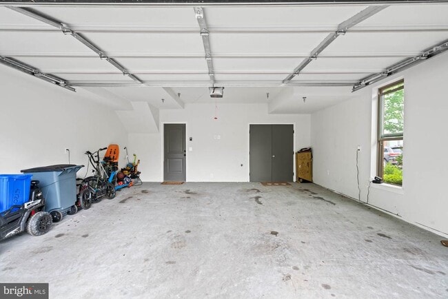 Building Photo - 5120 Longstone Way