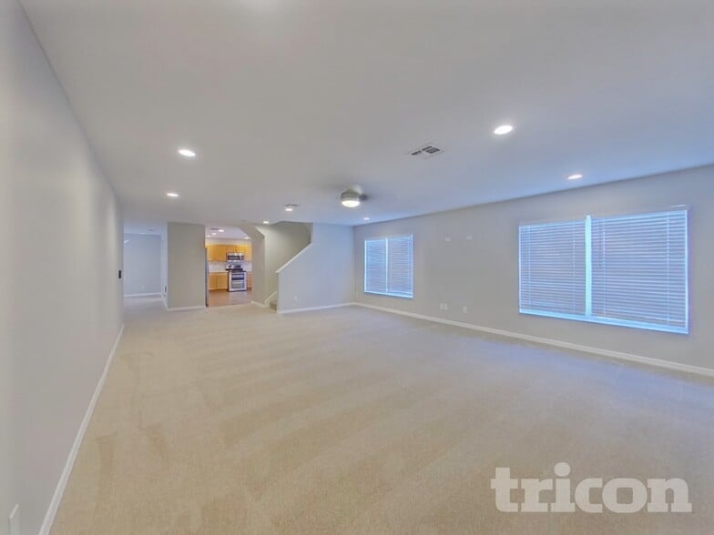 Building Photo - 345 Sky Valley St