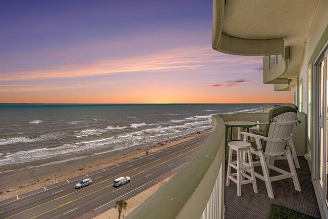 Building Photo - 9420 Seawall Blvd