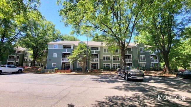 Building Photo - 1221 Westview Ln