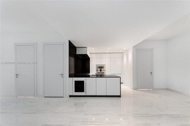 Building Photo - 300 Biscayne Blvd Way
