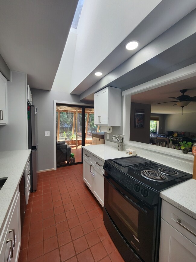 Building Photo - 20 Warbler Ln