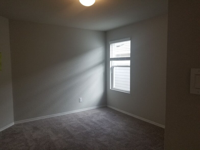 Building Photo - 8402 Cassia Cove