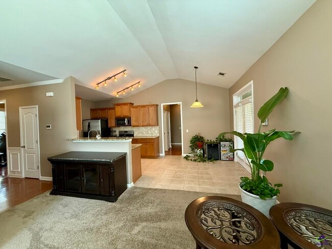 Building Photo - 227 Hearthwood Dr