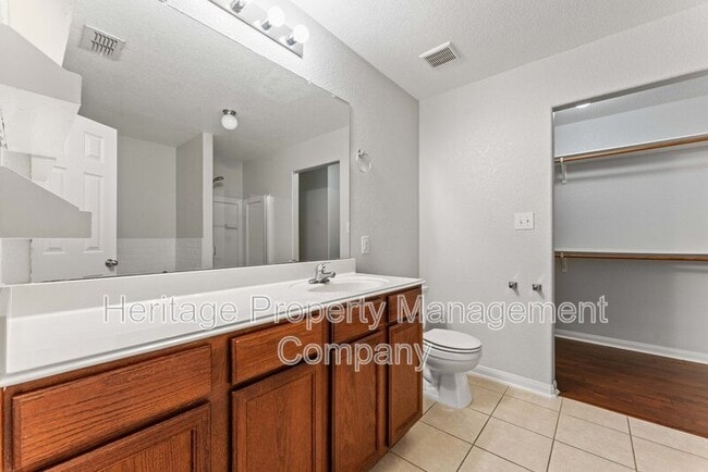 Building Photo - 10926 Acorn Canyon