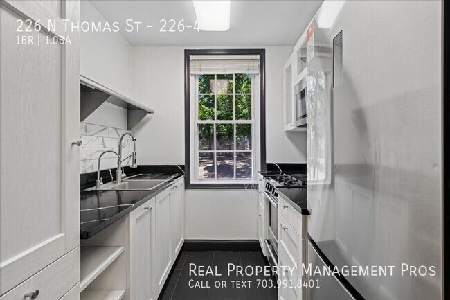 Building Photo - 226 N Thomas St