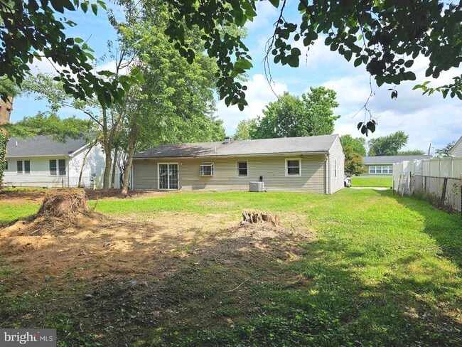 Building Photo - 58 Edgewood Rd