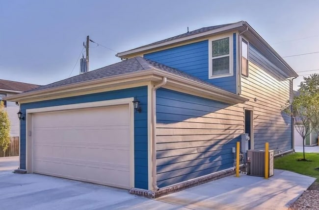 Building Photo - Wish & Leverett Townhomes