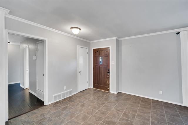 Building Photo - 202 Vanderbilt Ln