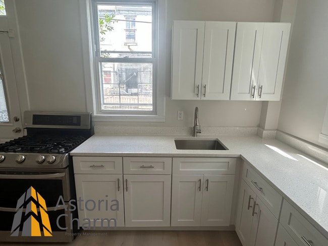 Building Photo - Stylishly Renovated 3 Bedroom Home