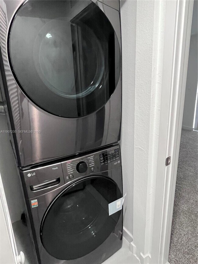 Building Photo - 14559 SW 261 St Ter