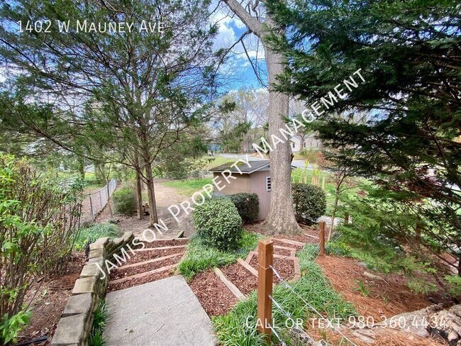 Building Photo - 1402 W Mauney Ave