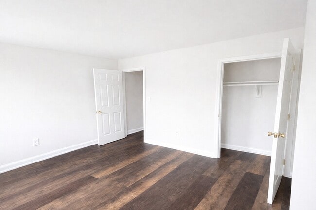 Building Photo - 2208 E Fayette St