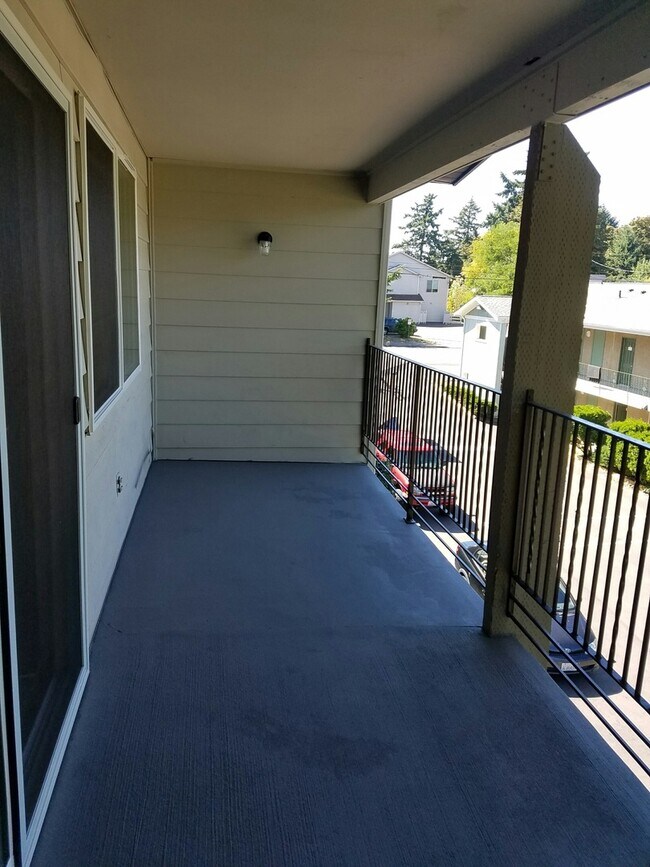 Building Photo - Burien Place