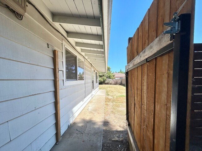Building Photo - sw165th