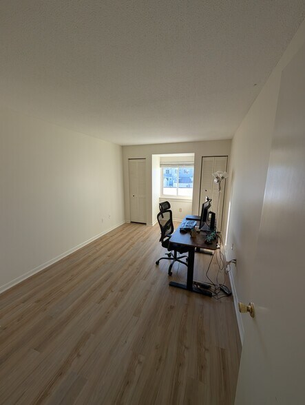 Building Photo - 609 Longfellow Dr