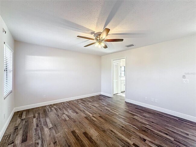 Building Photo - 1715 S Pebble Beach Blvd