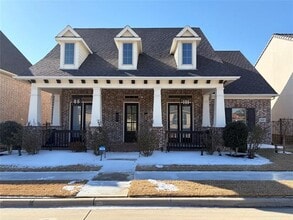 Building Photo - 1147 Spencer St S