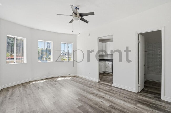 Building Photo - Unit 3
