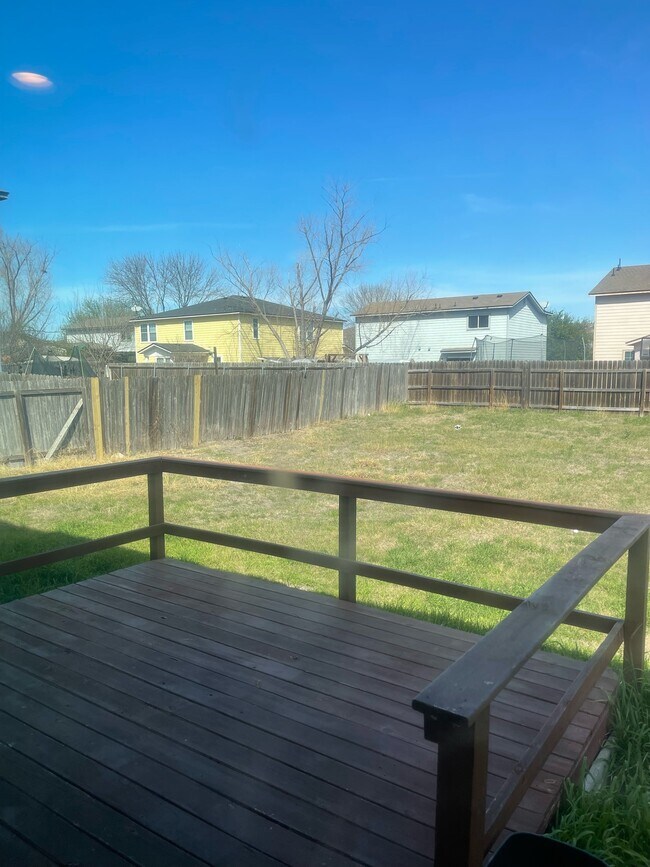 Building Photo - 620 Northgap Dr