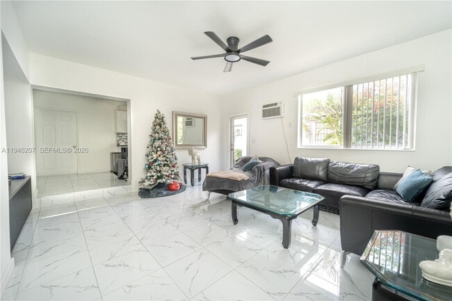 Building Photo - 919 SW 25th Ave