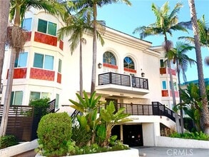 Building Photo - 425 S Catalina Ave
