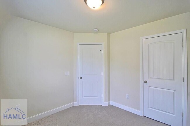 Building Photo - 711 Mill Creek Cir