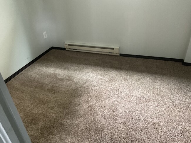 Building Photo - R315 | $1495.00