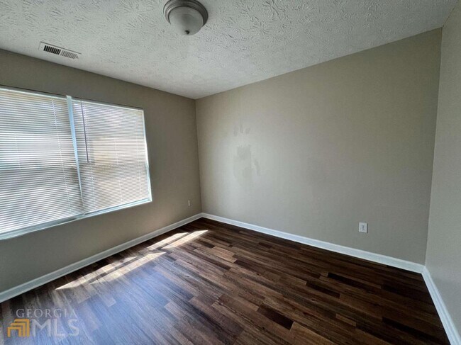 Building Photo - 13101 Fairington Ridge Cir