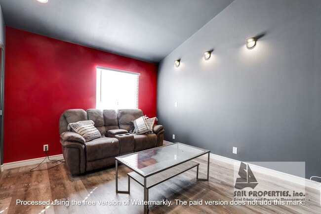 Building Photo - Stylish 3-Bedroom Condo in Gated Torrance ...