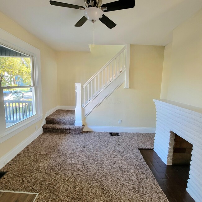 Building Photo - 221 S Highland Ave