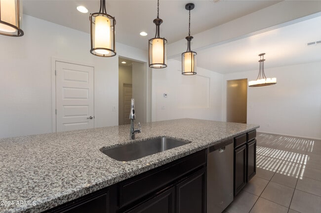 Building Photo - 10432 W Papago St