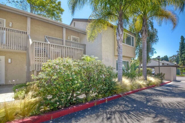 Building Photo - 1 Bedroom, 1 Bathroom Condo in the Villa La Jolla Community