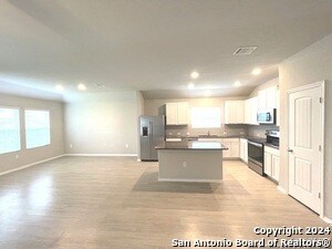 Building Photo - 2966 Daisy Meadow