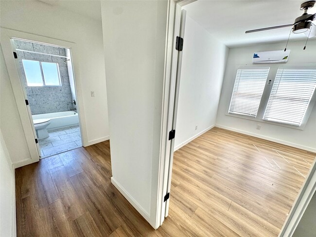 Building Photo - 7 Hunt St