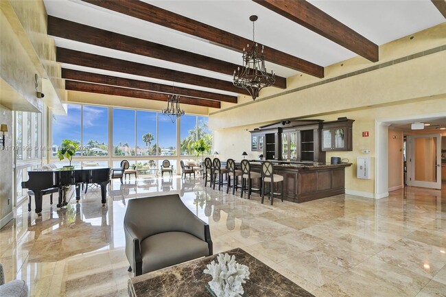 Building Photo - 20281 E Country Club Dr