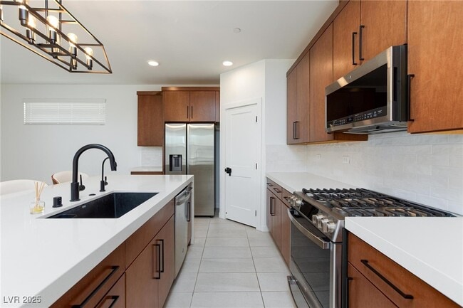 Building Photo - 836 Carlon Hls Ave