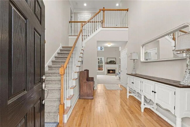 Building Photo - Beautiful home in Stratford on Lanier-5 bed 3 bath in sought after swim, tennis and lake community!