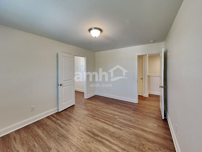 Building Photo - 1125 Amberly Wy