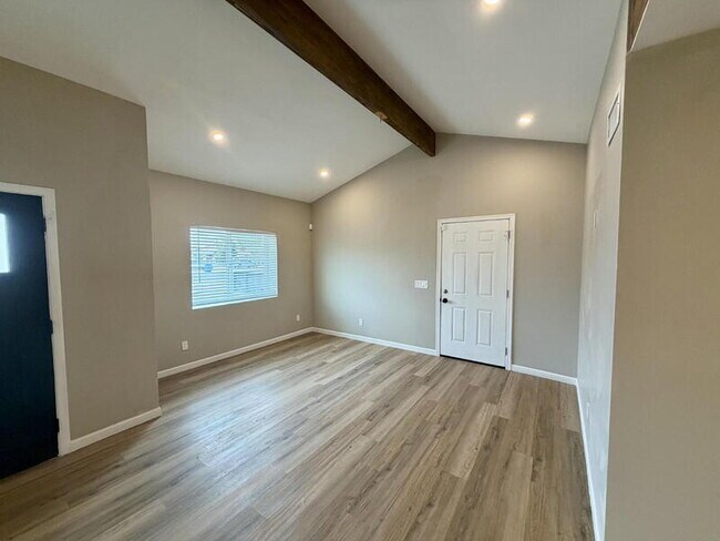 Building Photo - 2029 W Adams St