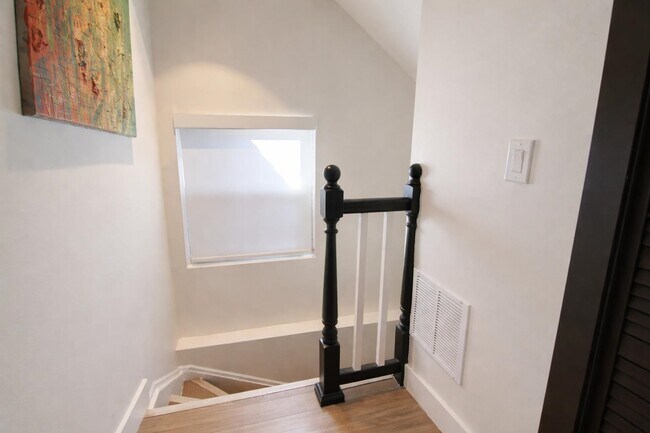 Building Photo - 335 Arlington Ave