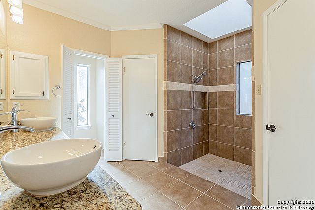 Building Photo - 13403 La Vista Dr