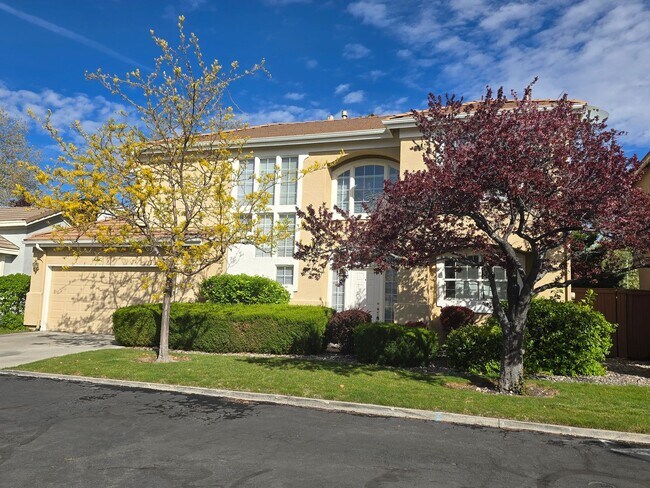 Building Photo - Beautiful South Reno Home in Gated Community