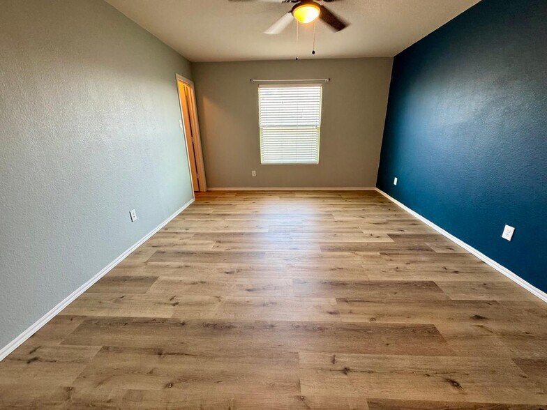 Building Photo - 13287 Fowler Dr
