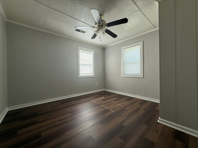 Building Photo - 3637 Winston Dr