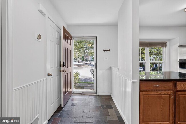 Building Photo - 5926 Gunther Ct