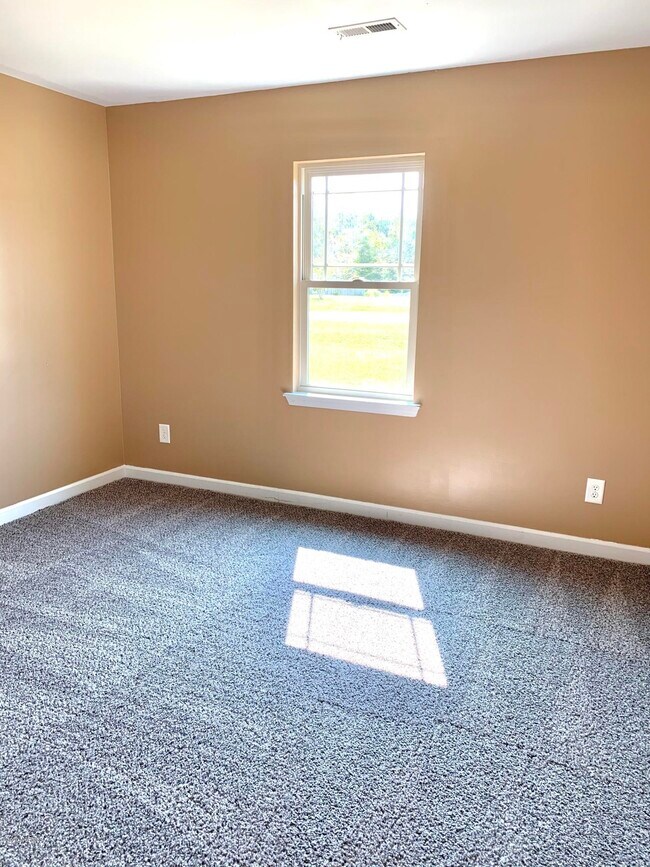 Building Photo - 421 McCall Dr