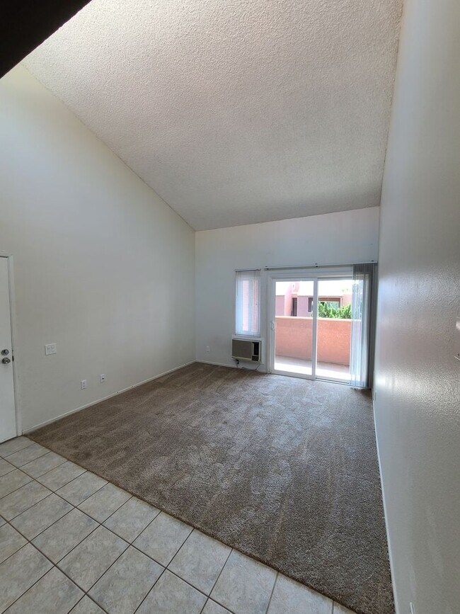 Building Photo - Beautiful 2BD/1BA – Natural Light - Mission Trails/San Carlos Area - Comfortable and Quiet