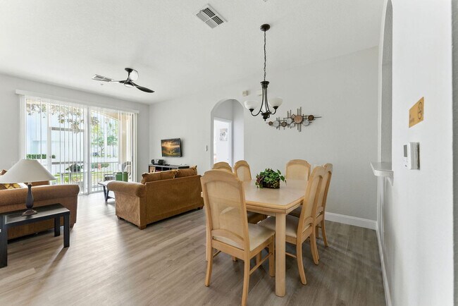 Building Photo - 8101 Coconut Pl