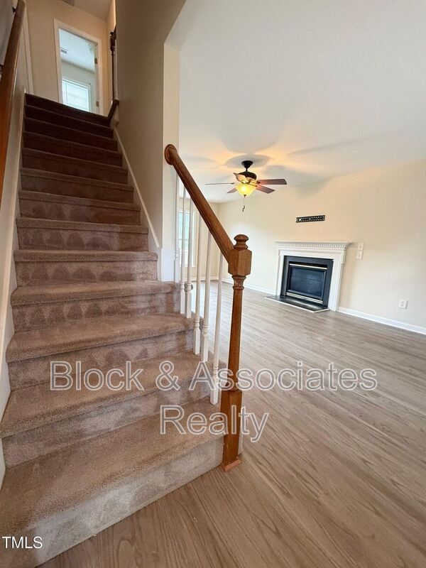 Building Photo - 404 Springside Dr